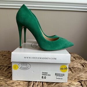 Steve Madden Daisie Pumps! NEW